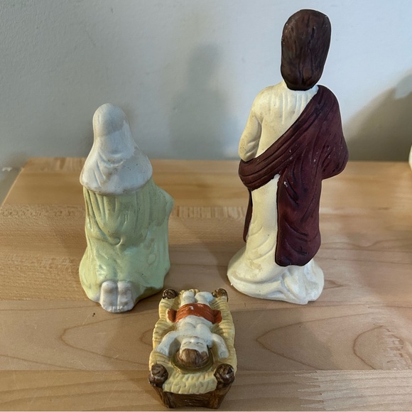 Porcelain 11-piece Nativity Set Figurines Mary Joseph Baby Jesus Wise Men Angel - Picture 6 of 10